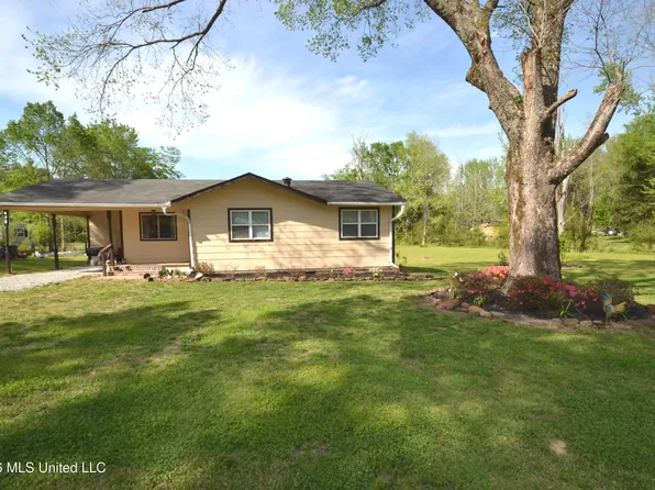 678 Rebecca Dr, Byhalia, MS 38611
