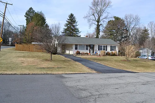 100 Robin Rd Photo 1