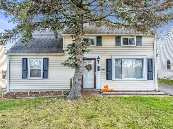 4253 Hickory Ln, Warrensville Heights, OH 44128