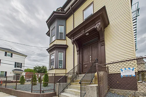 169 Knight St Photo 1