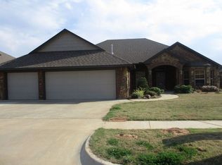 11220 SW 37th St, Mustang, OK 73064
