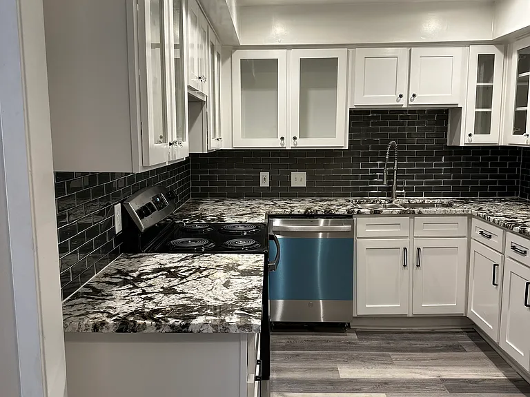3121 Rosedale Ave — Photo 4