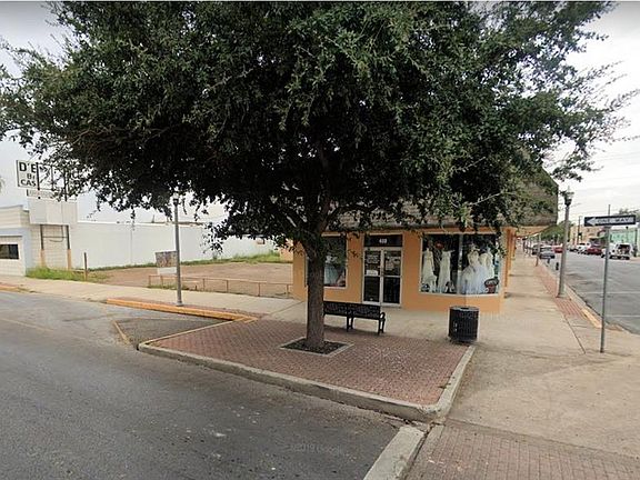 2nd image of 400 S Broadway St