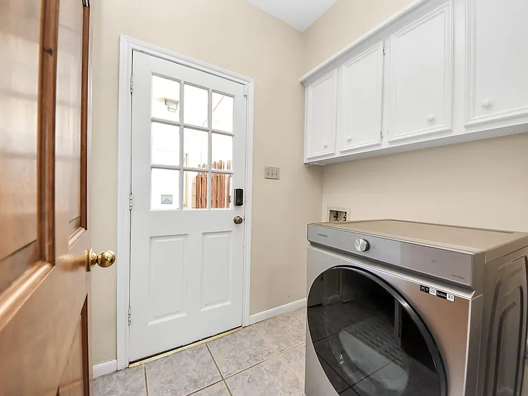 10503 Great Plains Ln — Photo 16