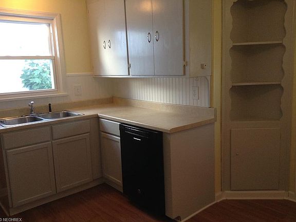 5th image of 13509 Saint James Ave