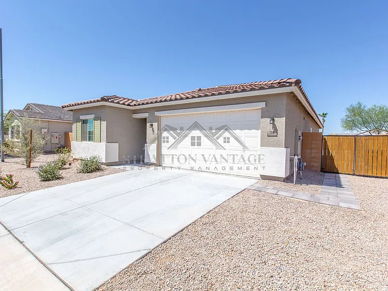 2547 N Kenna Pl — Photo 4