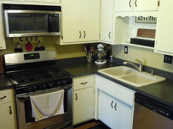 5th image of 7910 W South Dr