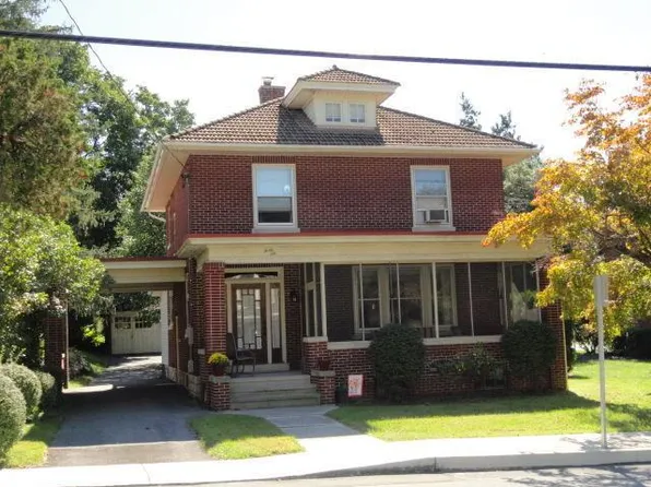 46 W Main St, Mount Gretna, PA 17064