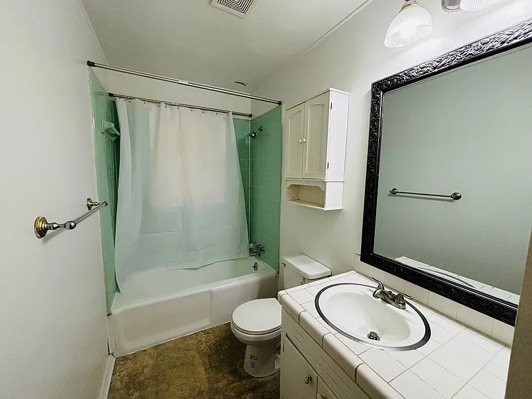 115 Lucas St — Photo 10