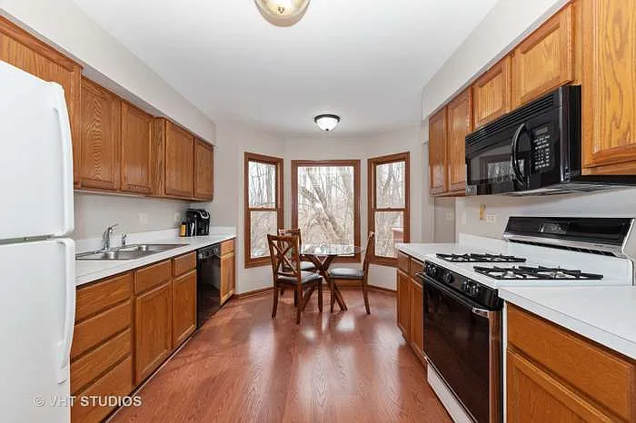 Building Photo - 126 Spring Ct N