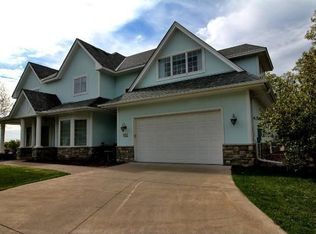 2664 Promontory Pl E, Maplewood, MN 55119