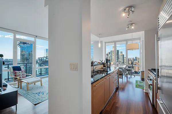 Rented by Compass | media 10