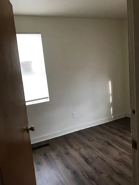 4 bed, 1250 sqft, $900 — Photo 4