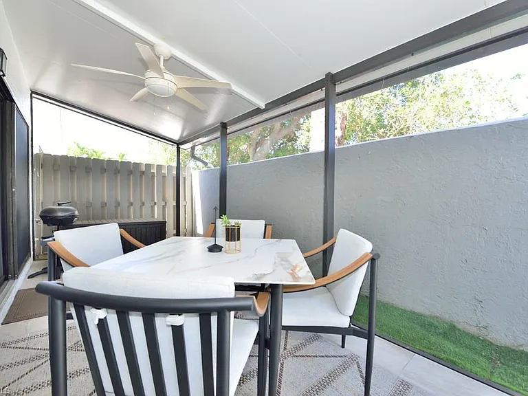 878 Meadowland Dr #B — Photo 3
