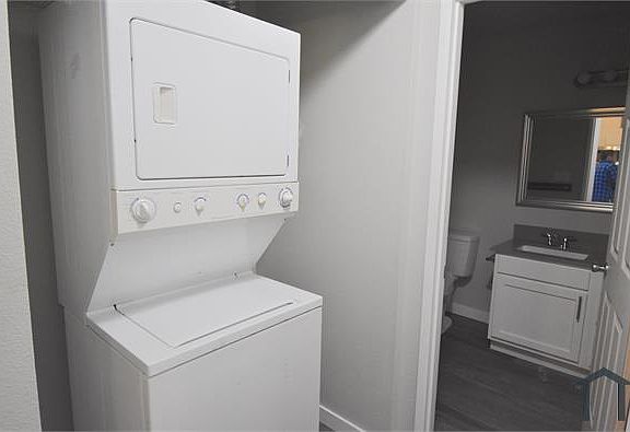 3rd image of 8819 Pacific Ave #7
