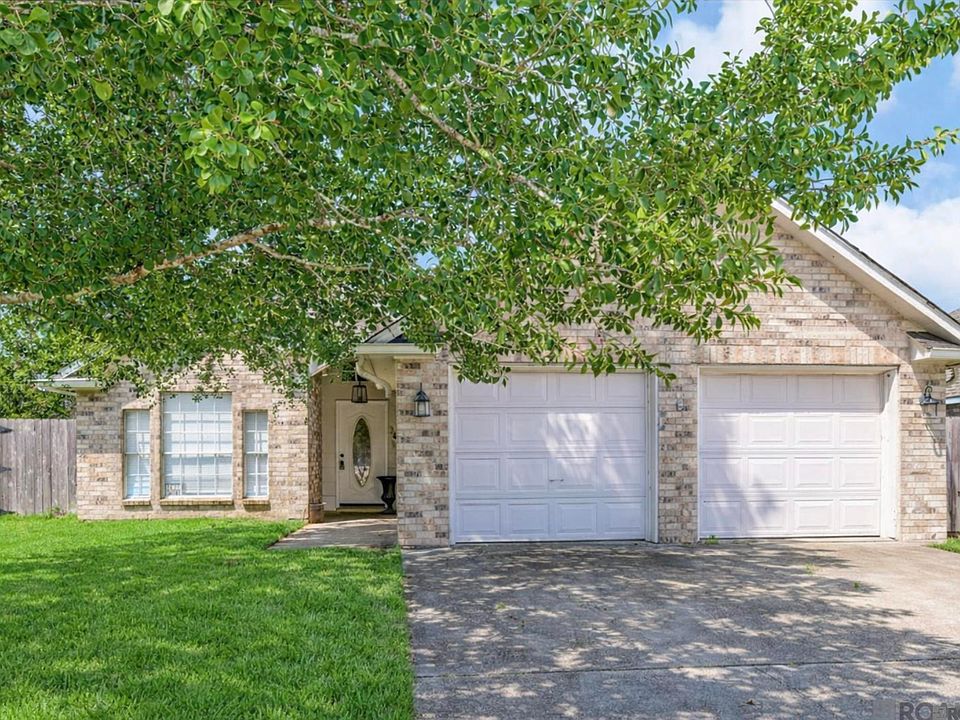 1st image of 36 Moss Dr