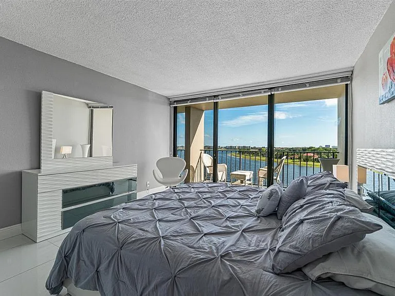 1830 Embassy Dr #613 — Photo 11