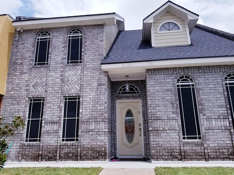 Front View of Property of this beautiful property that just recently had its full renovation.