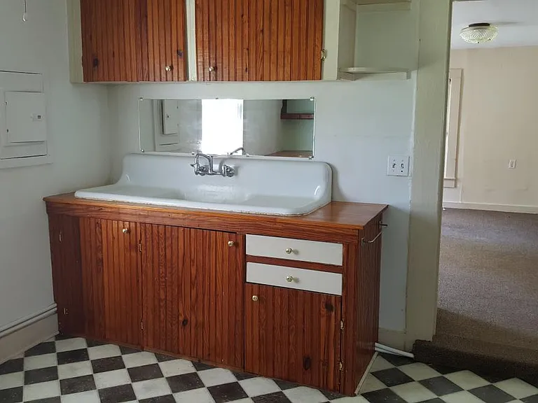 2071 Hudson Rd — Photo 9