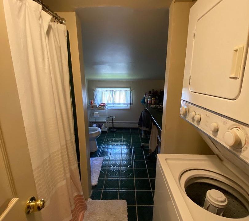 2nd image of 600 Farmington Ave #1