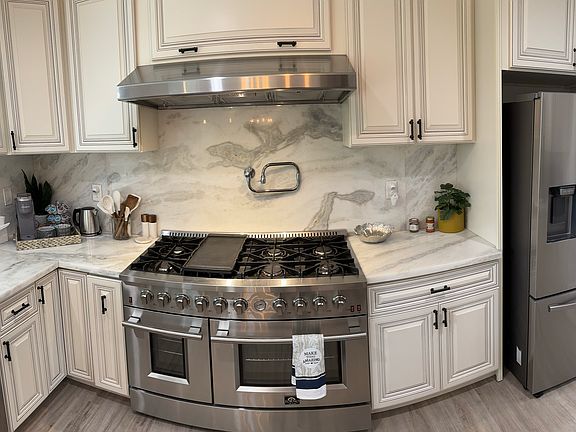 2nd image of 1005 E Wingate St #A