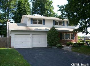 4255 Forestbrook Dr, Liverpool, NY 13090