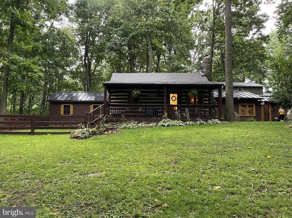 128 Seminole Rd, Chester Gap, VA 22623