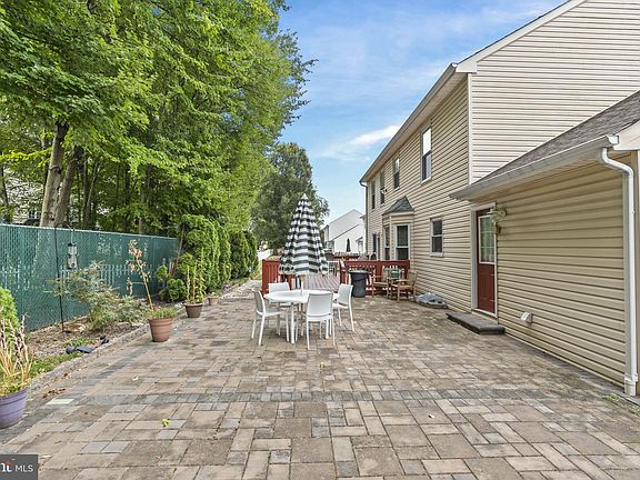 5th image of 444 Douglas D Alley Dr