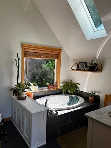 3 bed, 2.5 bath, 1926 sqft, $3,800 — Photo 3