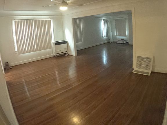 4th image of 140 S New Hampshire Ave