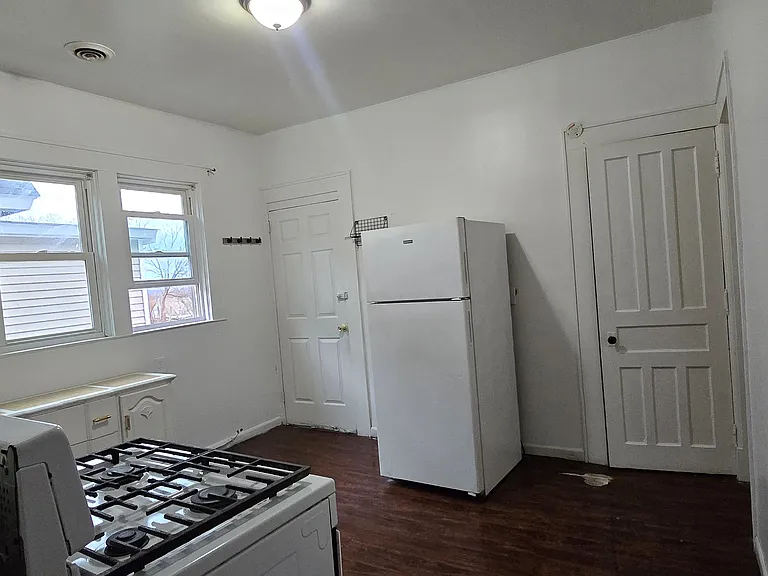 1621 Van Vranken Ave #2 — Photo 7