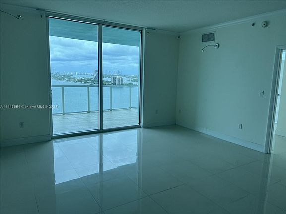 4th image of 1900 N Bayshore Dr APT 1701
