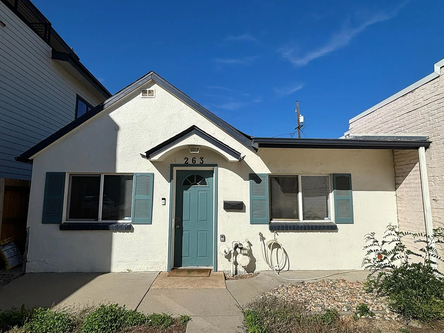 2 bed, 702 sqft, $2,500 — Photo 1