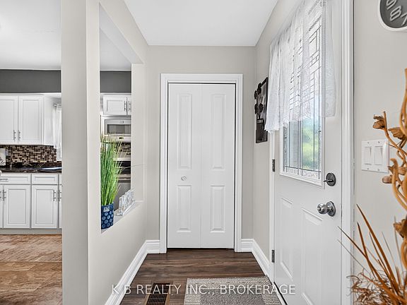 5th image of 581 Division St