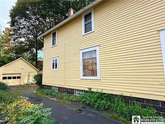 3rd image of 115 S 3rd St