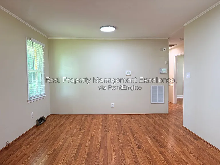415 W 2nd St — Photo 13
