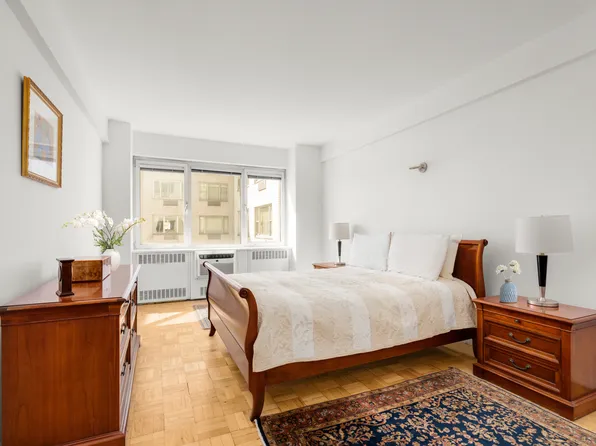 45 Sutton Place image 30 of 43