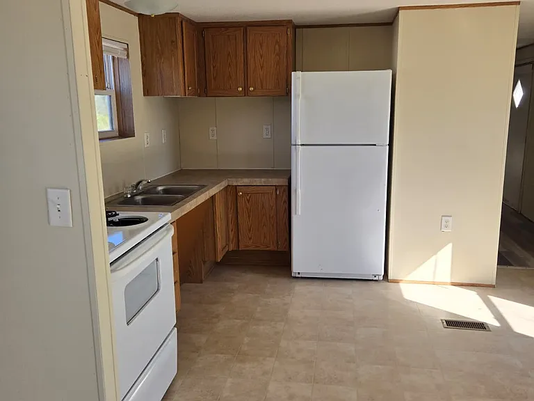 304 E Maxanna Blvd — Photo 6