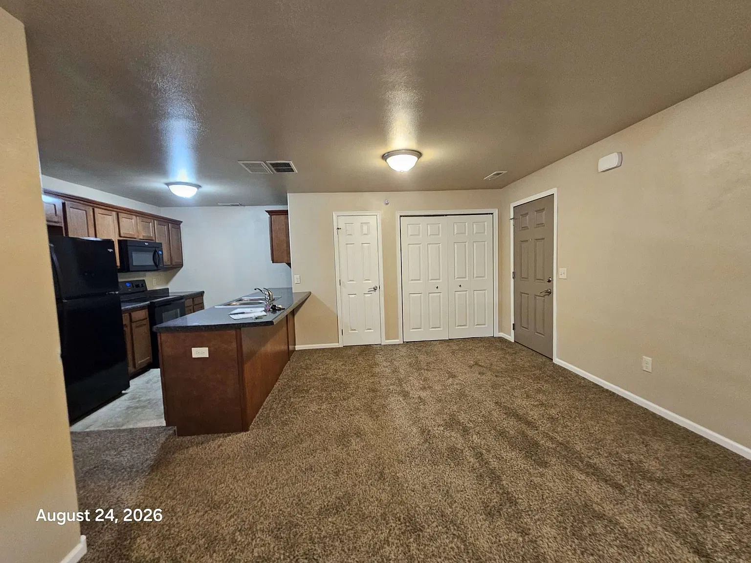 2 bed, $1,200 — Photo 3