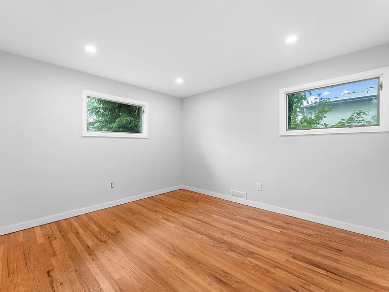 8 Brook Way — Photo 14