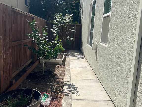 5th image of 3130 English Oak Cir