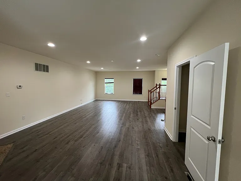 788 Jacobsen Cir — Photo 9