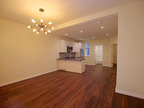 4th image of 129 Fair Oaks St #8