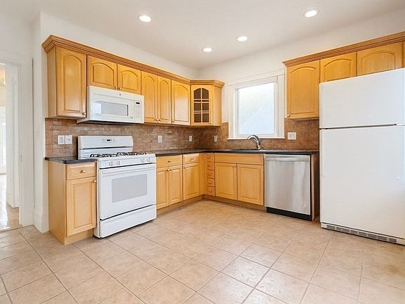 3rd image of 145 Lagrange St Floor 2