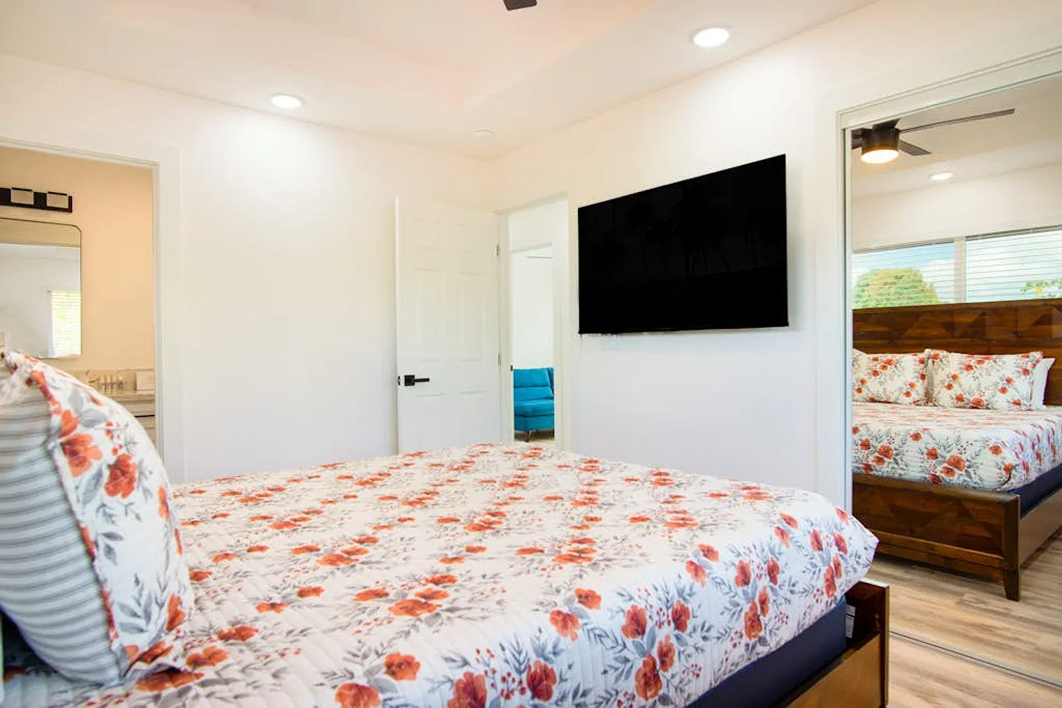 3 bed, 2.0 bath, 1227 sqft, $4,320 — Photo 3