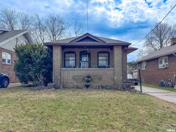 810 W Hanssler Pl, Peoria, IL 61604