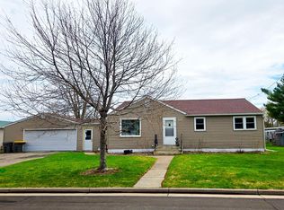 660 Oak St, Baldwin, WI 54002