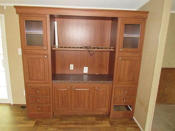 5th image of 400 De Jeane Rd