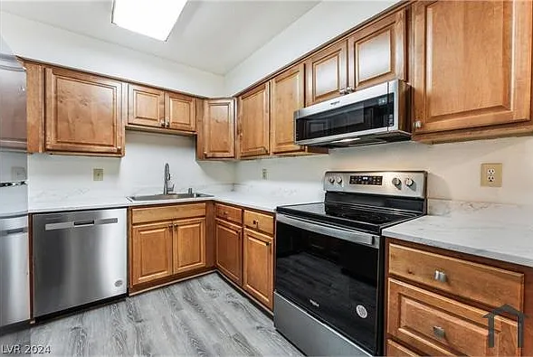 3 bed, 1107 sqft, $1,995 — Photo 3