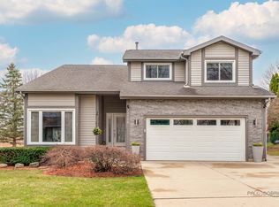 33124 N Shannon Dr, Grayslake, IL 60030
